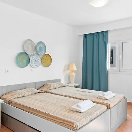Tommy's Aparthotel 2*