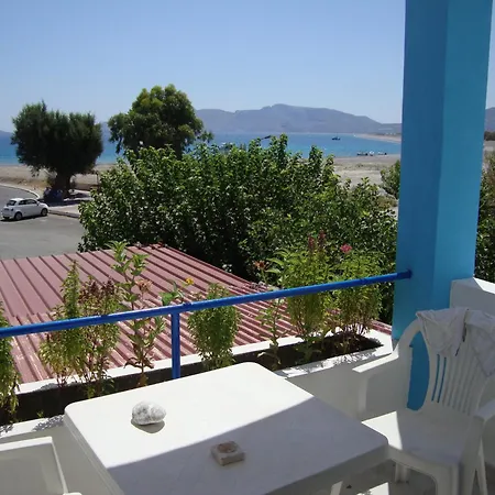 Tommy's Hotel de apartamente Haraki